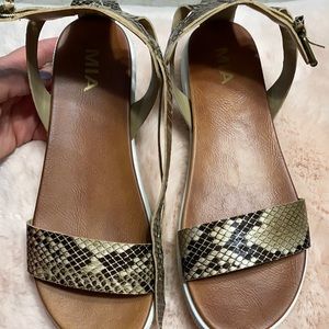MIA sandals ☀️